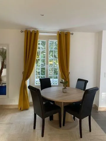 Apartment Appartement T2 Rer Cachan Frankreich